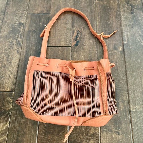 Linea Pelle soft leather bucket bag (EXCELLENT CONDITION) - Picture 6 of 7